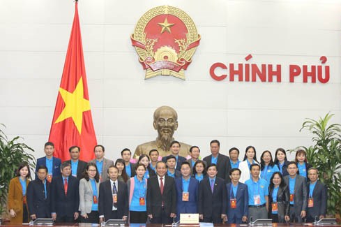 Phó Thủ tướng Trương Hòa Bình gặp mặt 70 chủ tịch công đoàn cơ sở xuất sắc - ảnh 2